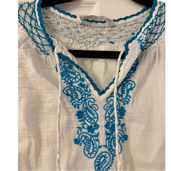 ❌Sold❌ Athleta White Tunic/Cover Up w/Blue Embroidery - Picture 2 of 4